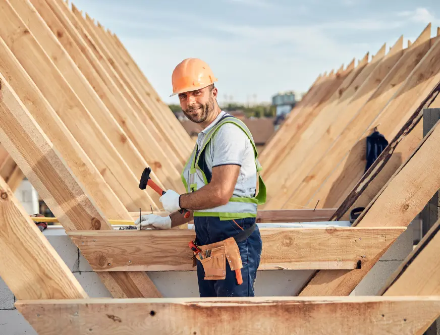 smiley-builder-using-a-hammer-at-a-construction-si-2024-10-18-08-42-55-utc